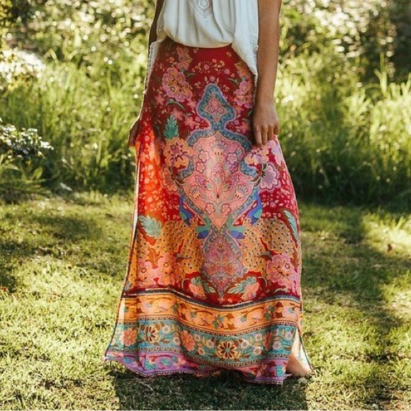 Spell & The Gypsy Lotus Maxi Split Skirt Ruby
Size Medium - Picture 2 of 5